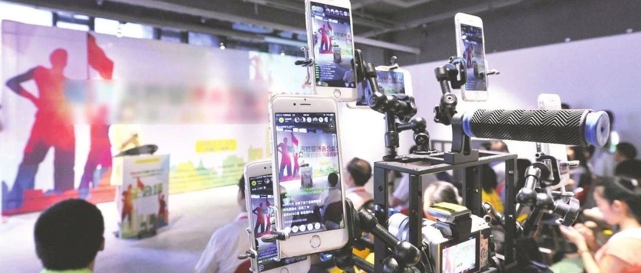 ECPAKLOG海外情报丨海外版李佳琦崛起，跨境电商直播带货如何落地？